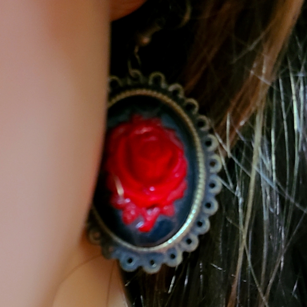 RED CAMEO PORTRAITS  LACED ON BRONZE 2" DANGLES